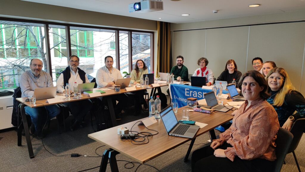 CONSTRUYENDO EL PERFIL PROFESIONAL EUROPEO DE TÉCNICOS/AS EN FARMACIA.